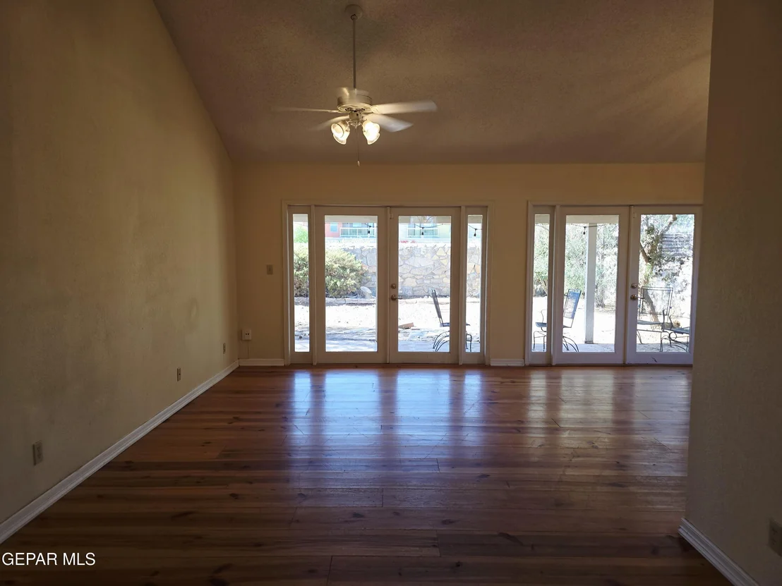 Photo of 8612 Centennial Drive