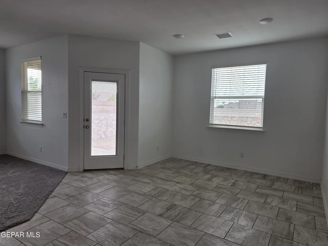 Photo of 6024 HIDDEN ROW Avenue