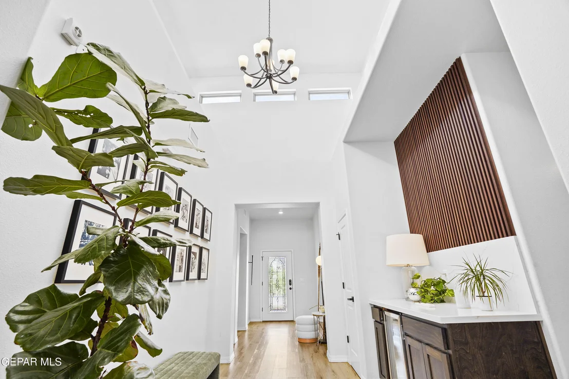 Photo of 5500 VALLEY OAK Drive