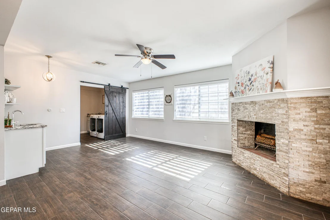 Photo of 5415 ORANTES Place