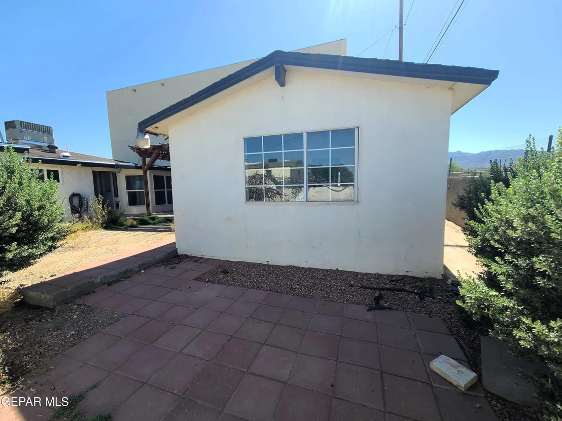 Photo of 1714 BANKER Road