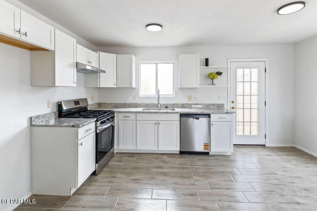 Photo of 11003 STONEBRIDGE Drive