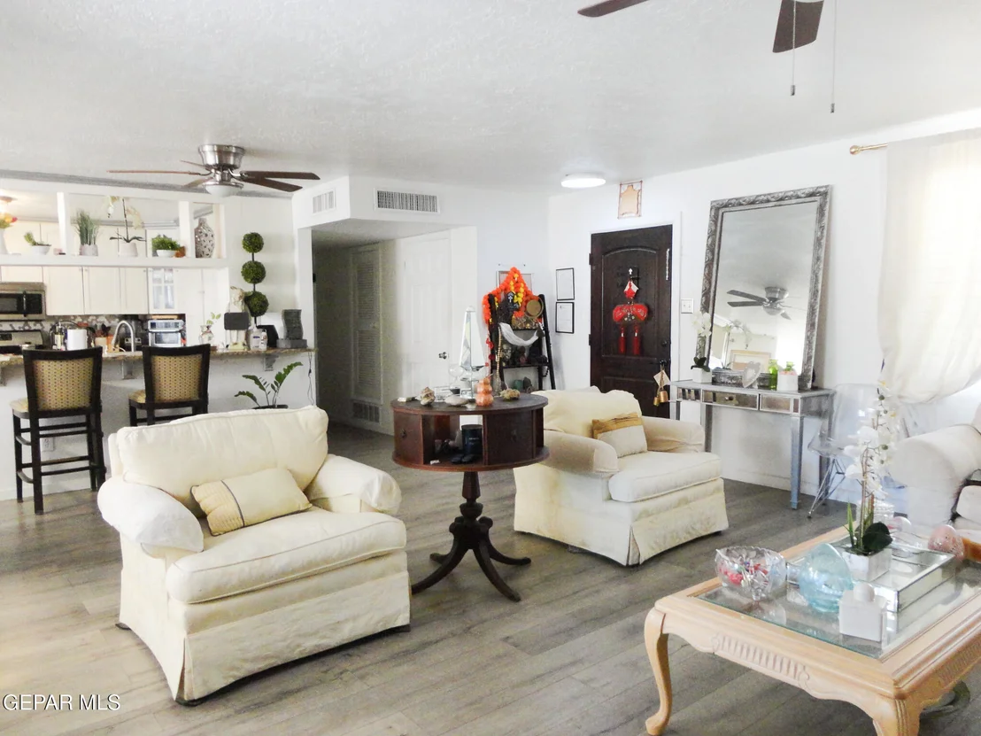 Photo of 624 DE LEON Drive