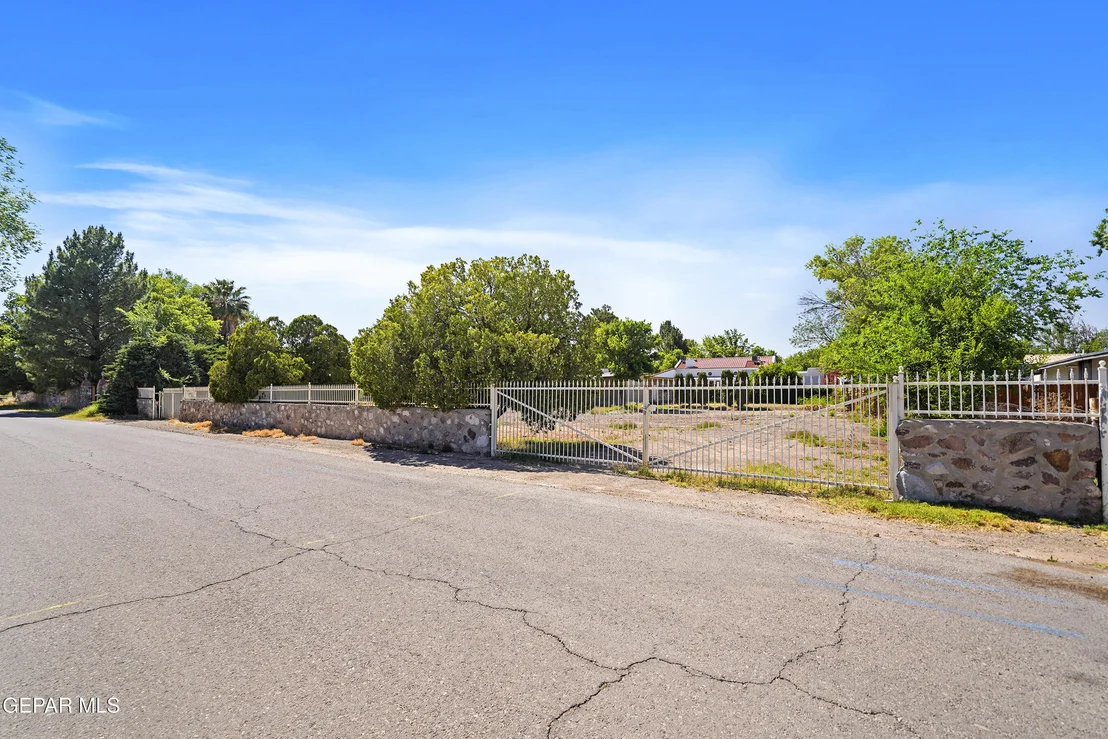 Photo of 227 ROSEMONT Drive
