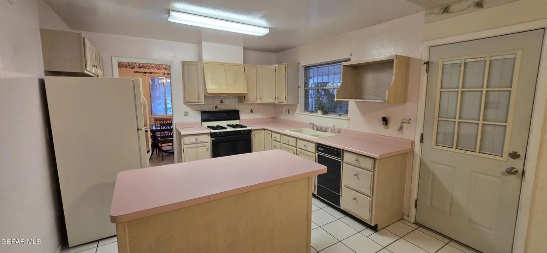 Photo of 1612 GEORGIA Place