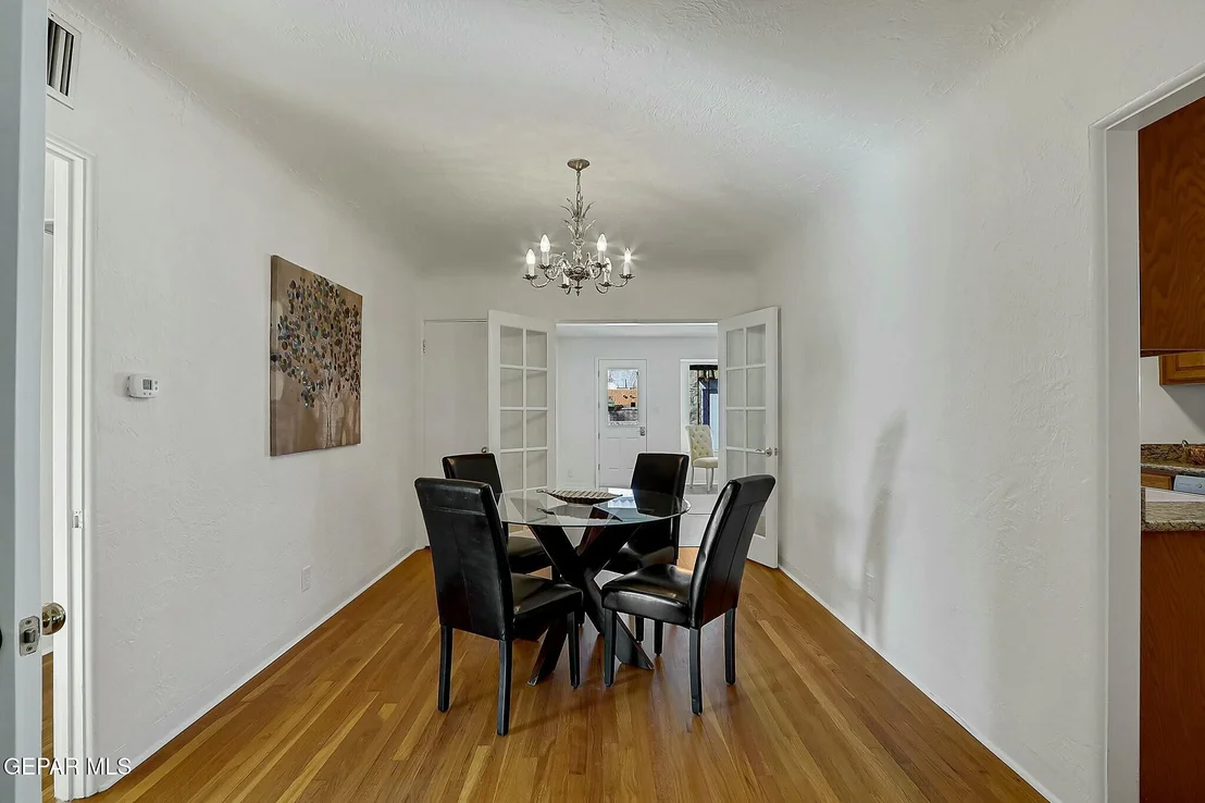 Photo of 601 E BALTIMORE Drive
