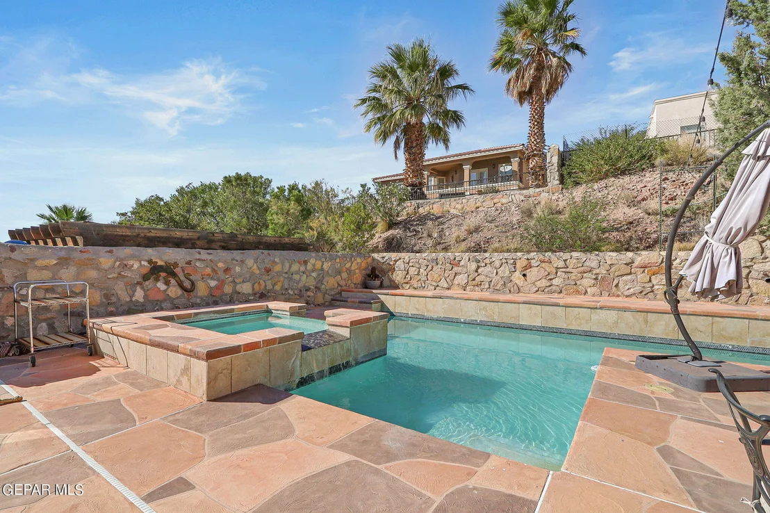 Photo of 6337 Franklin Bluff Dr Drive