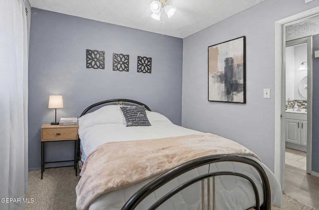 Photo of 323 VALLE SERENO Drive