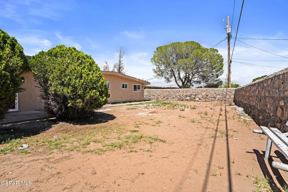 Photo of 6034 NAPLES Street