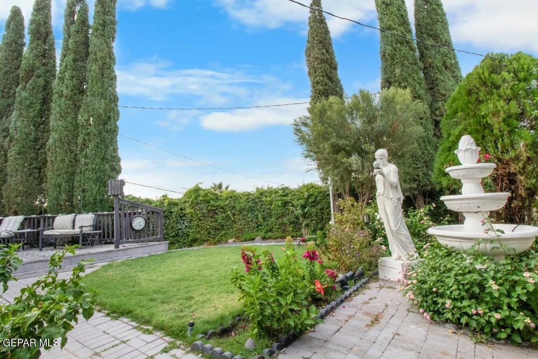 Photo of 607 Mesita Drive