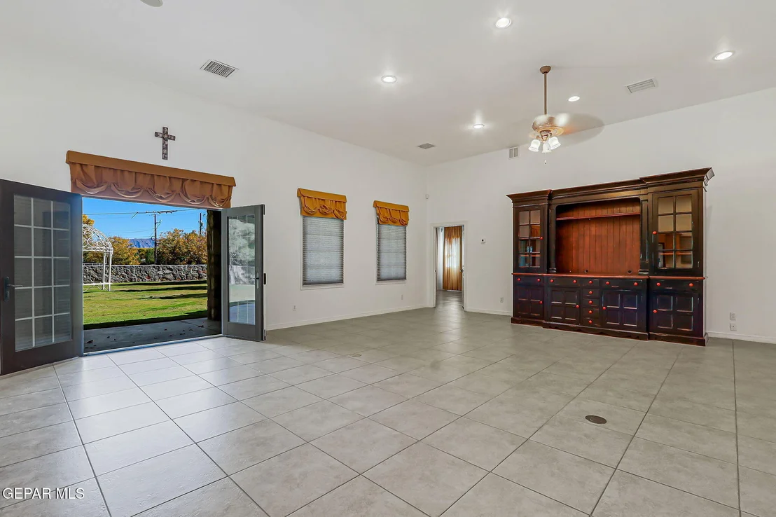Photo of 5540 Westside Drive
