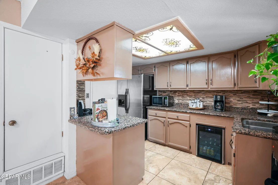 Photo of 3012 SYLVAN LAKE Place