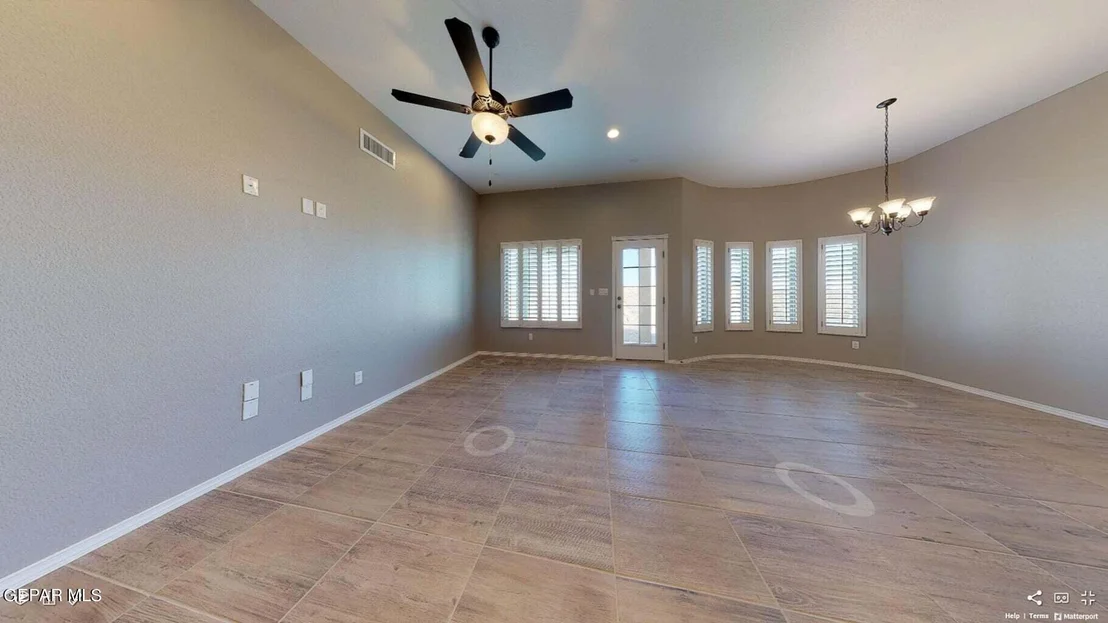 Photo of 924 Sandhurst Place