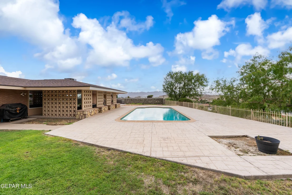 Photo of 3931 FLAMINGO Drive
