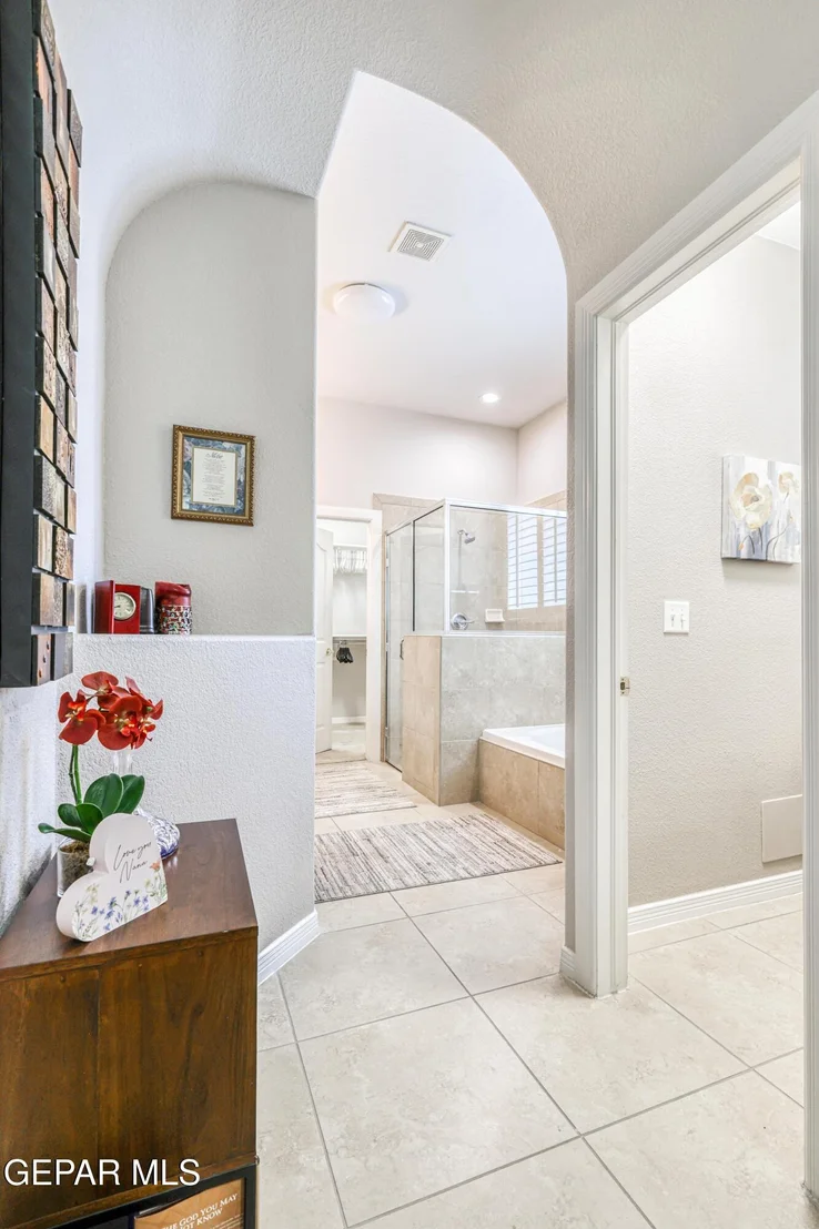 Photo of 7713 OAK LANDING Drive