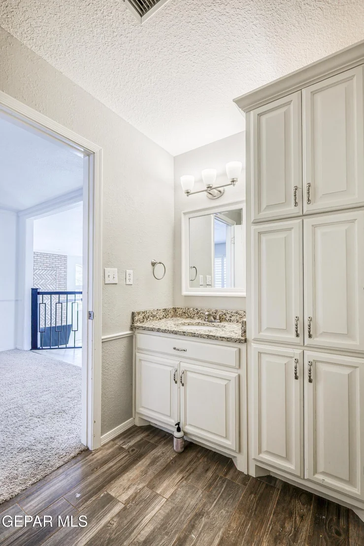 Photo of 918 Bellacumbre Drive