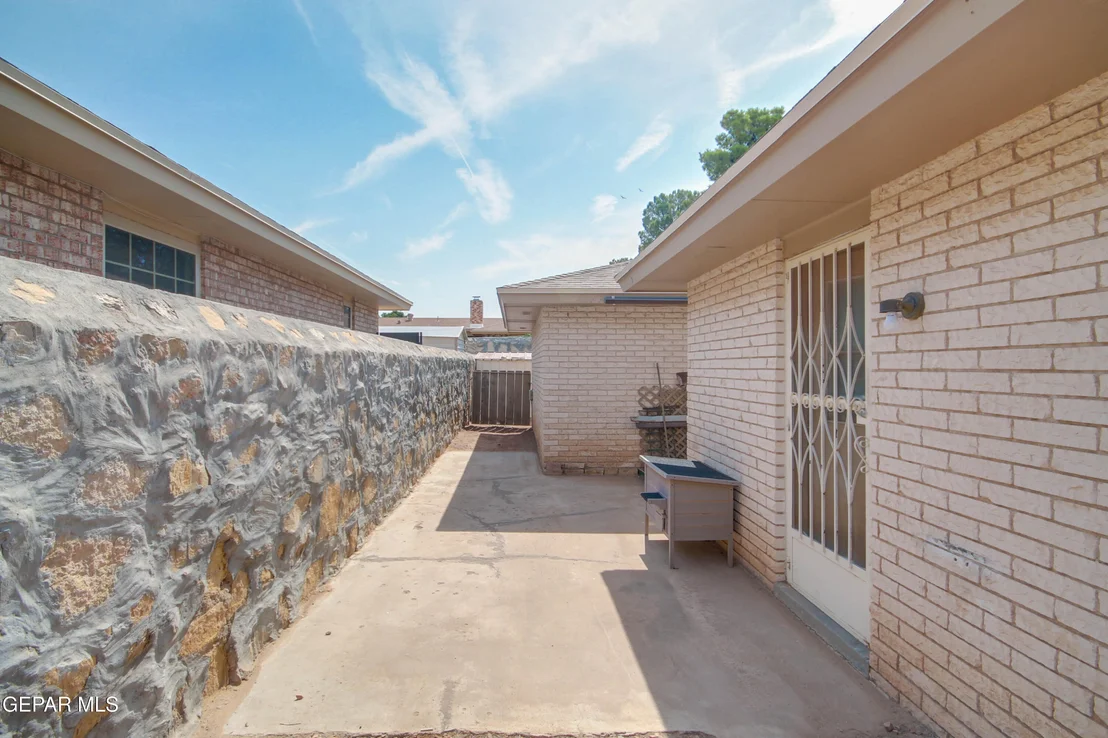 Photo of 1640 BESSEMER Drive