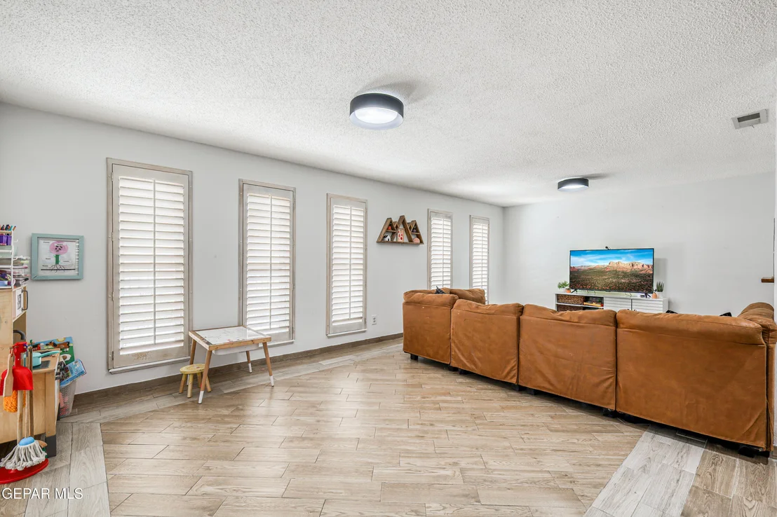 Photo of 708 SOMERSET Drive