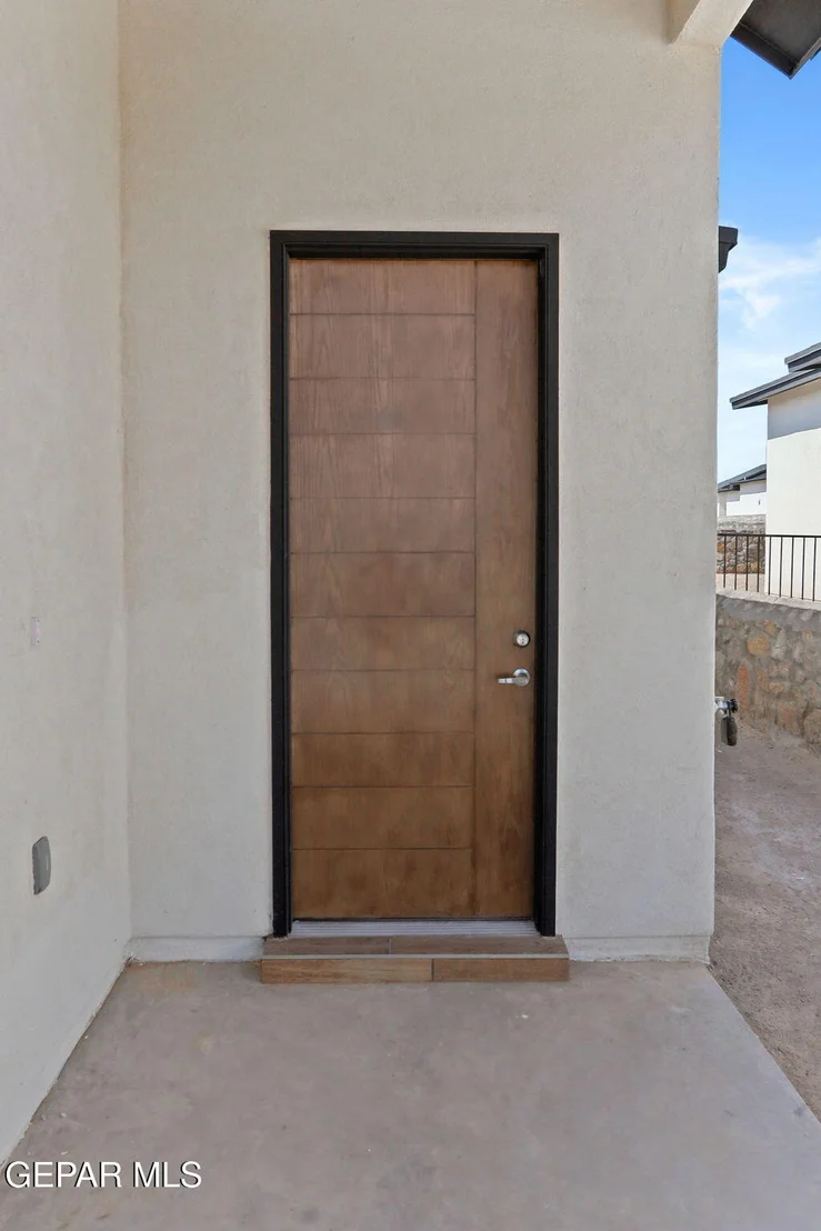 Photo of 521 OSIER Drive