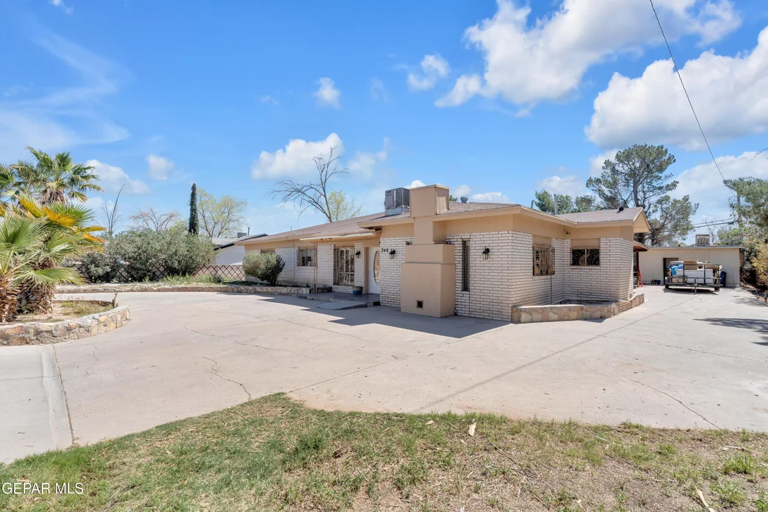 Photo of 240 PRINCETON Way