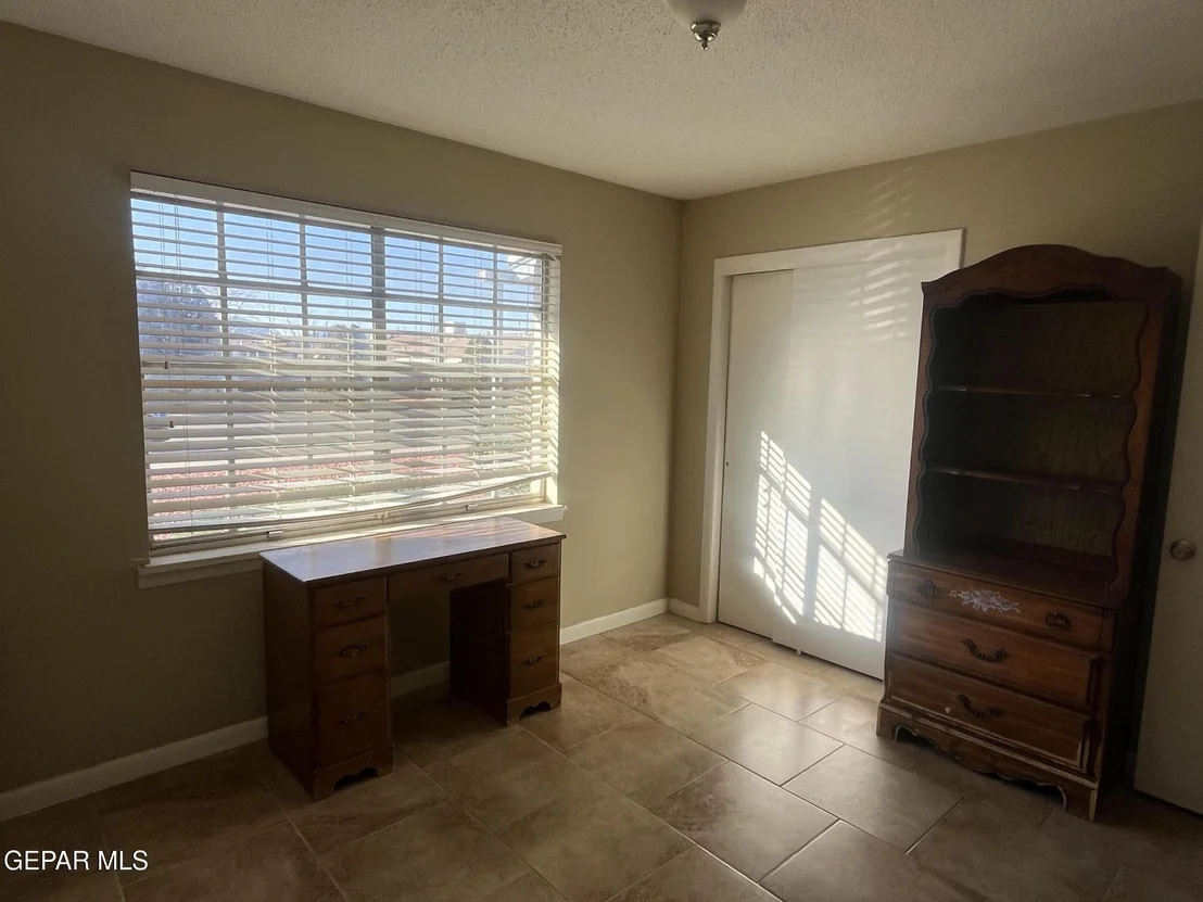 Photo of 2424 KILMARNOCK Drive