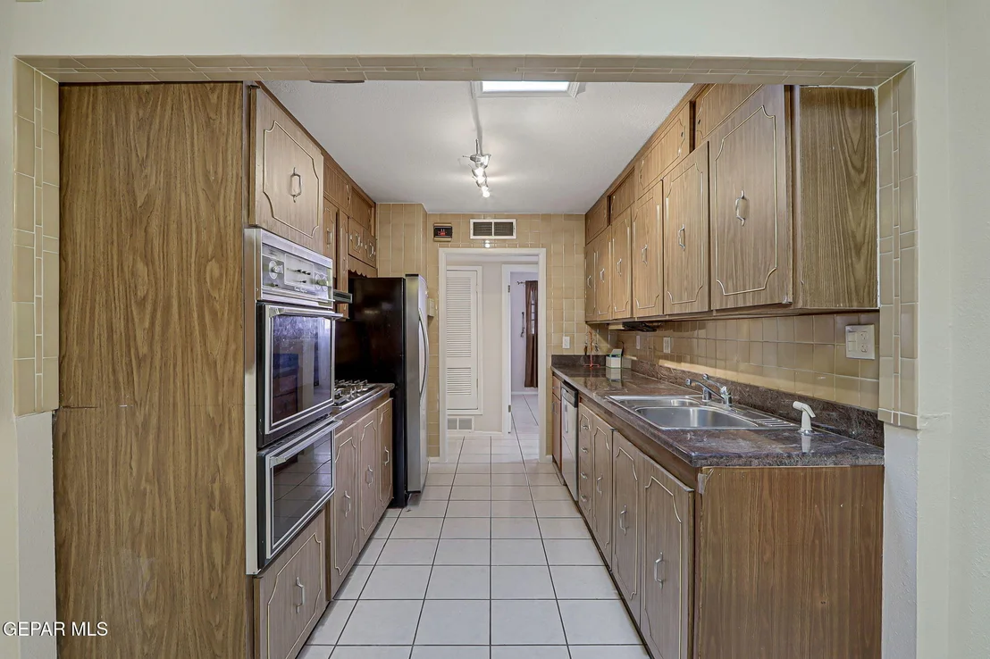 Photo of 1304 Honeysuckle Drive