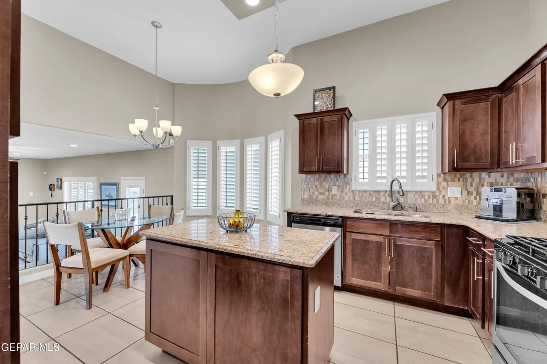 Photo of 6068 RIVET Place