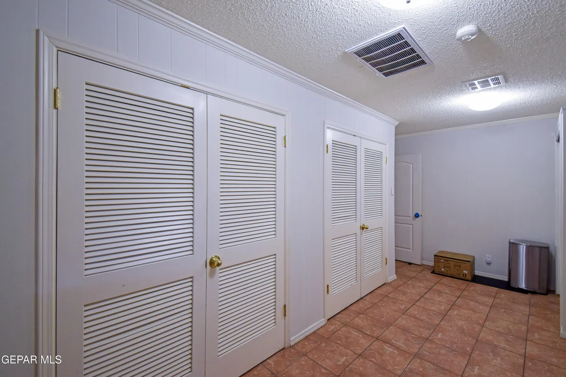 Photo of 849 River Oaks Drive
