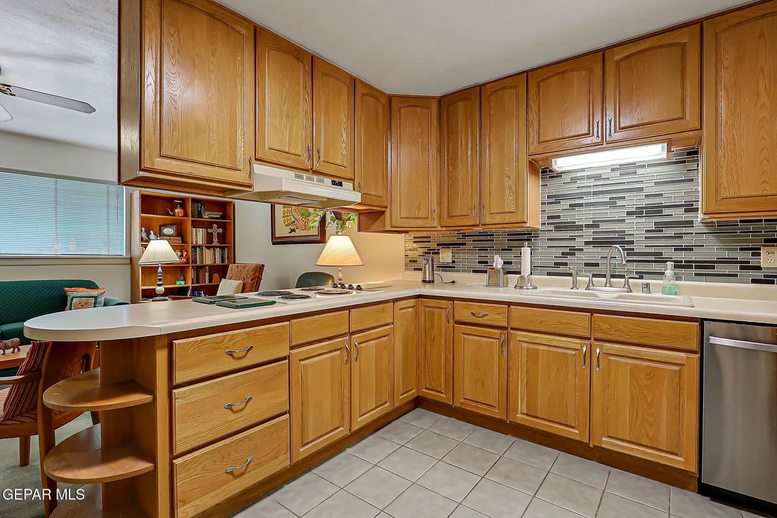 Photo of 313 GRANADA Avenue