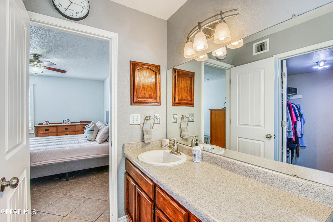 Photo of 6200 KENNETH CAPSHAW Place