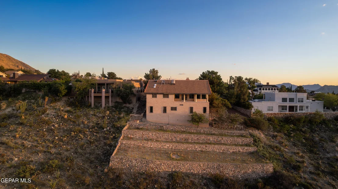 Photo of 401 Sharondale Drive