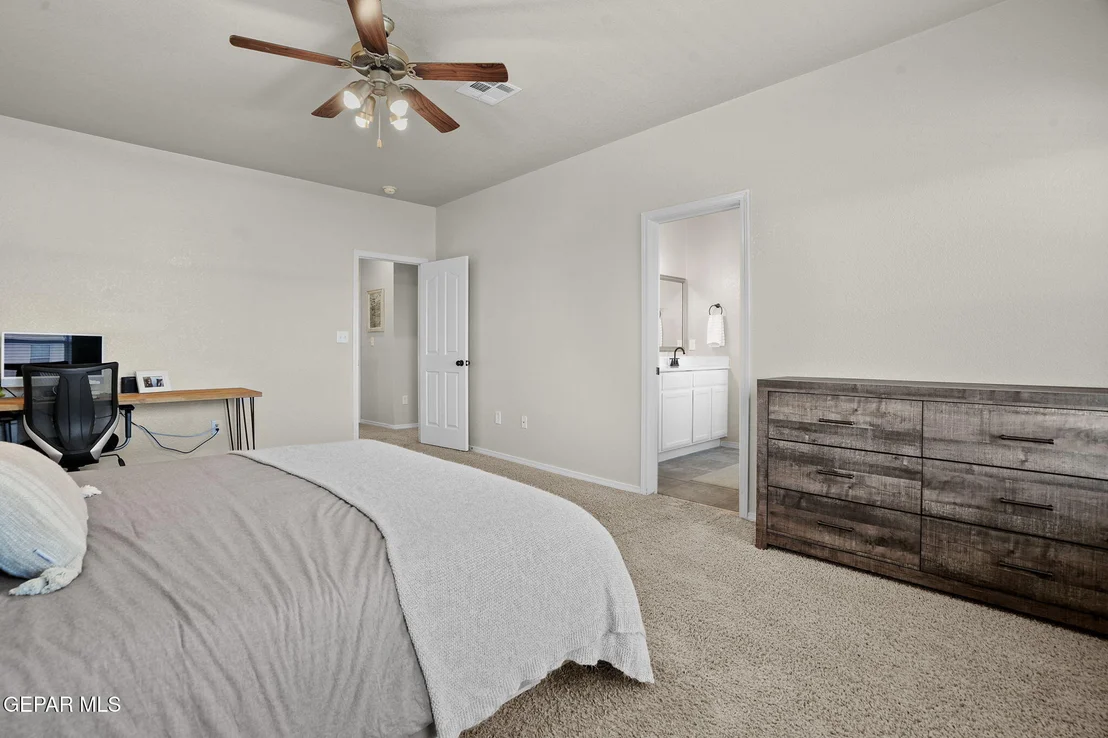 Photo of 5813 REDSTONE RIM Drive