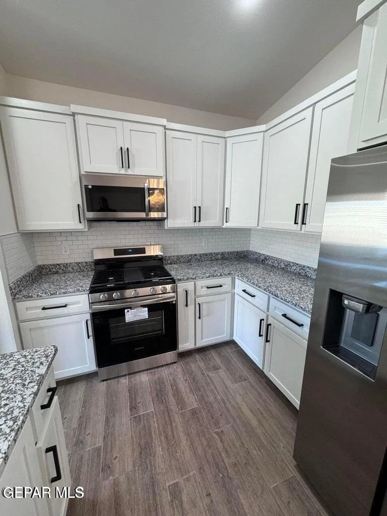 Photo of 975 Barbara Ave Avenue