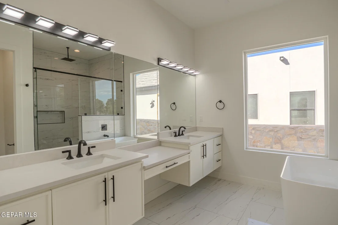 Photo of 5660 RIO BONITO Circle