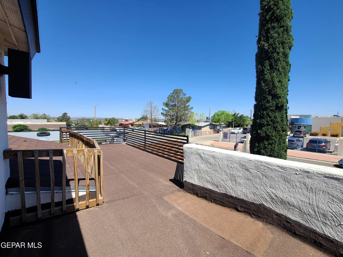 Photo of 1714 BANKER Road
