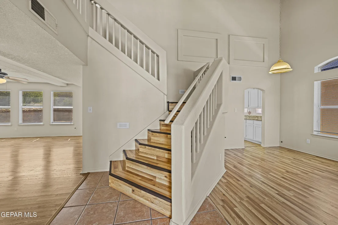 Photo of 10817 WALDEN POND Street