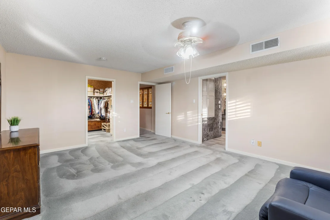 Photo of 6233 Meteor Way