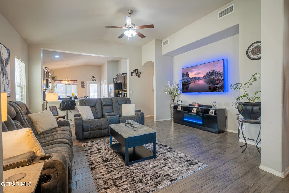Photo of 7505 EAGLE VISTA Drive