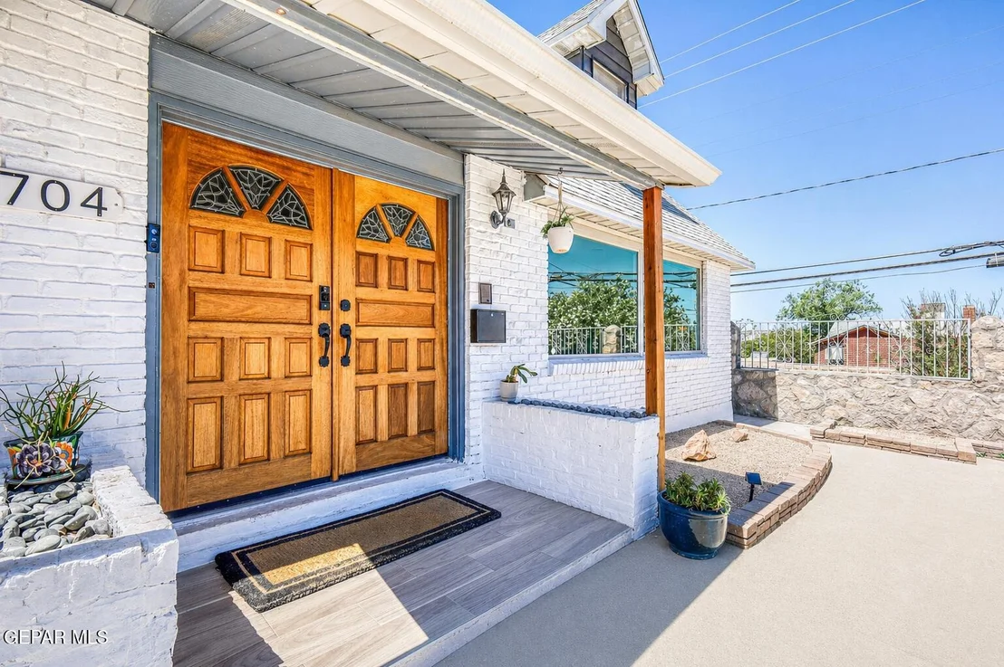 Photo of 704 MCKELLIGON Drive