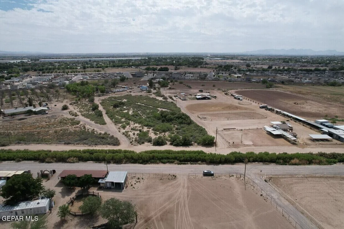 Photo of PN 256902 TBD Drive