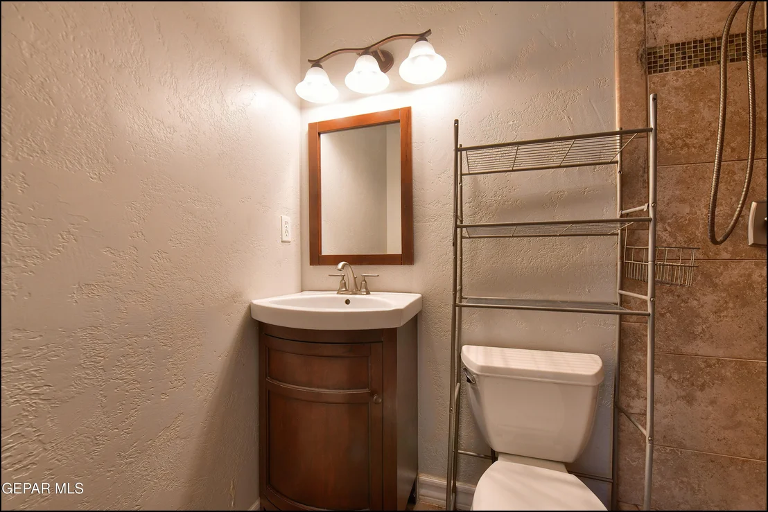 Photo of 504 CANAL Road
