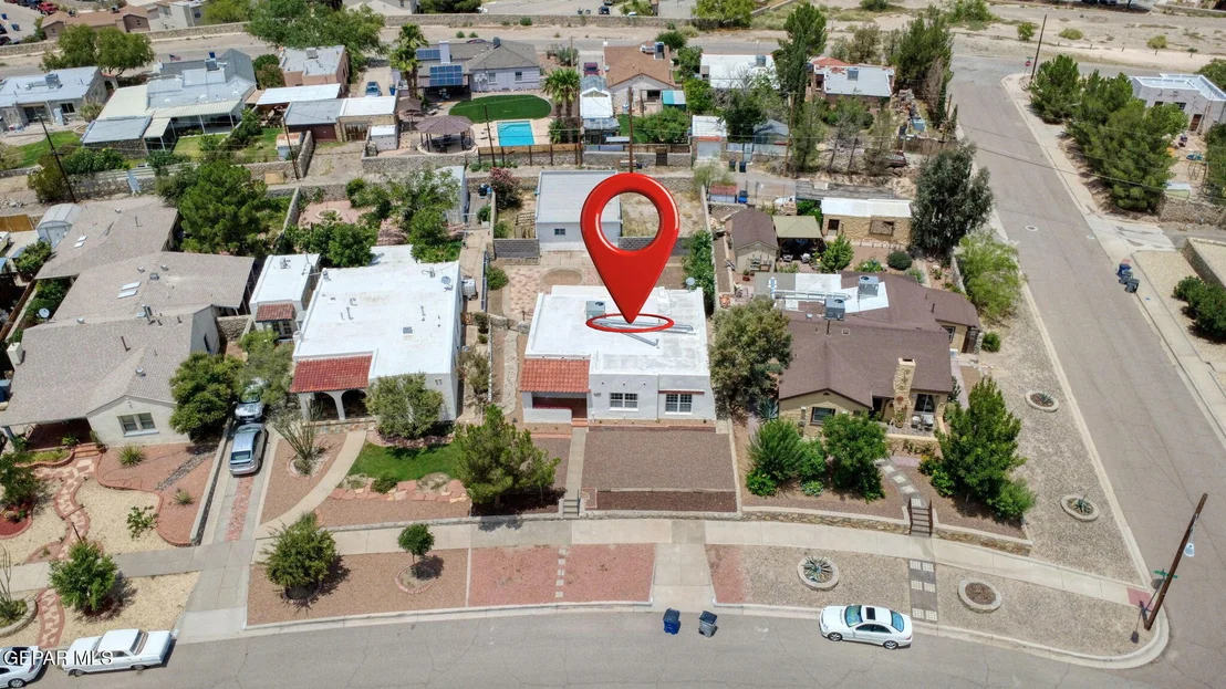 Photo of 2037 CRESCENT Circle