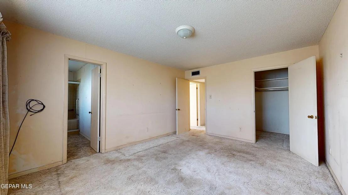 Photo of 720 SOMERSET Drive