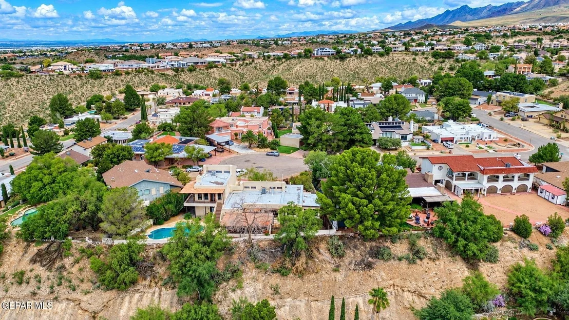 Photo of 6412 VIA DE ALBUR Court