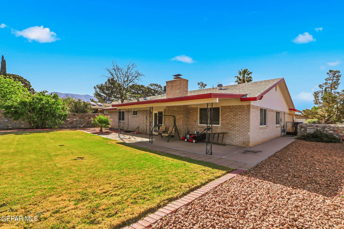 Photo of 6841 LA CADENA Drive