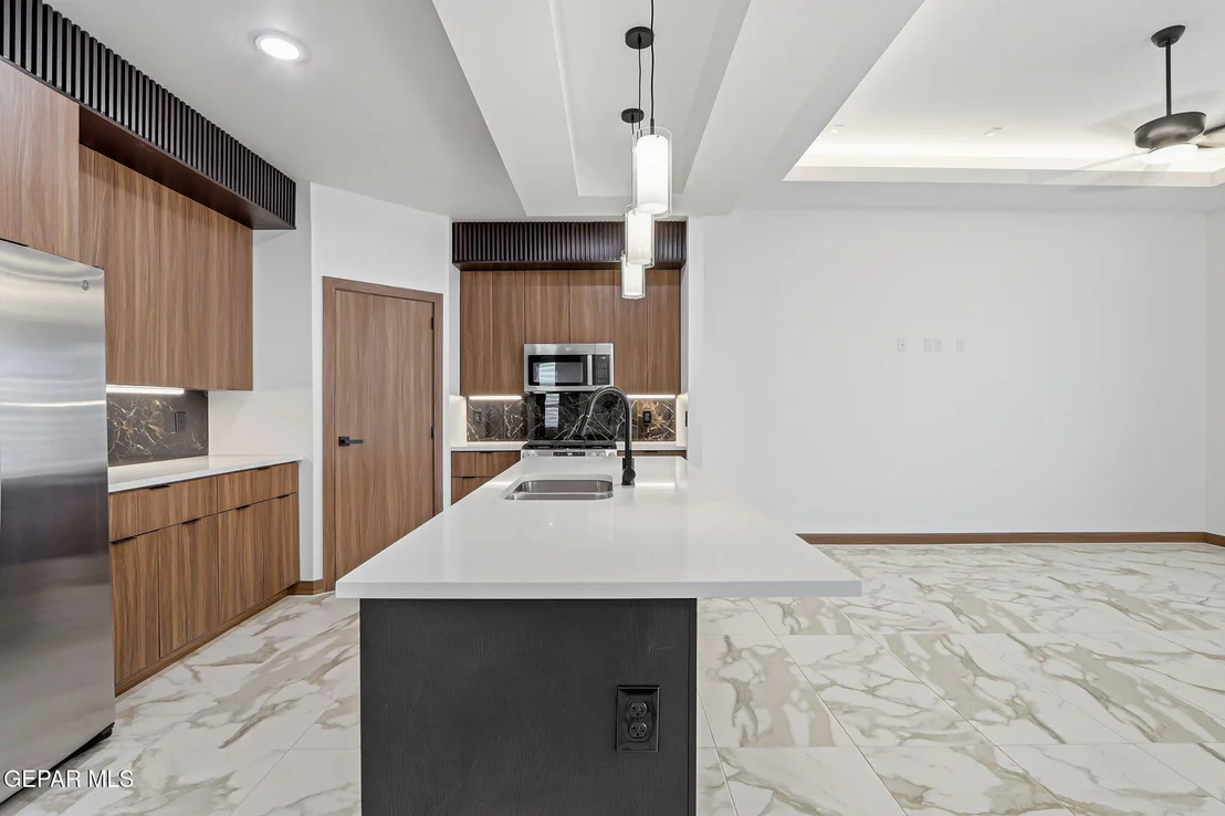 Photo of 953 Ada Lane