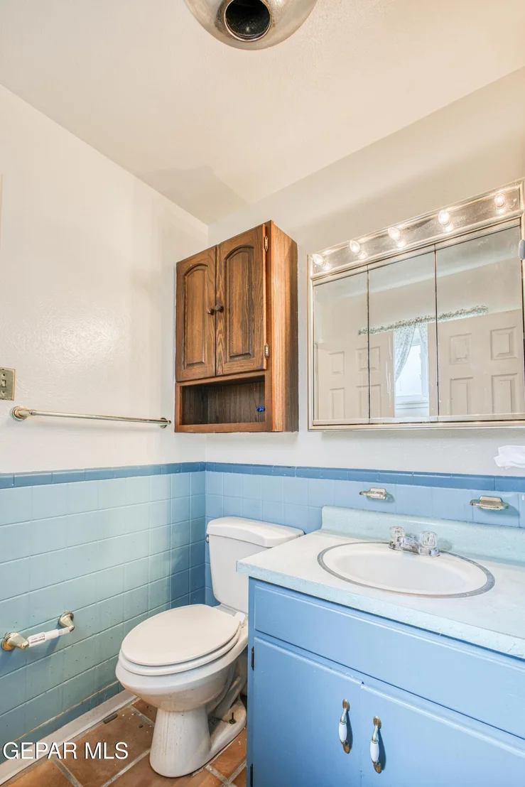 Photo of 5800 NIKE Lane