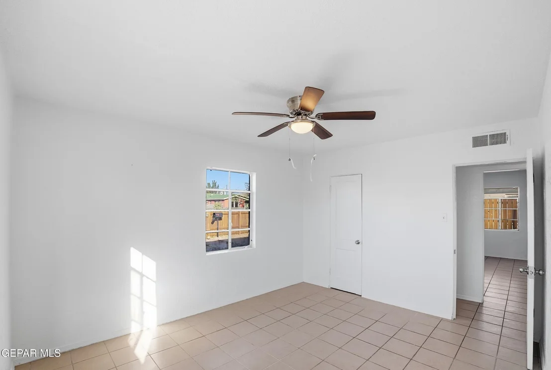 Photo of 652 VAL VERDE Street