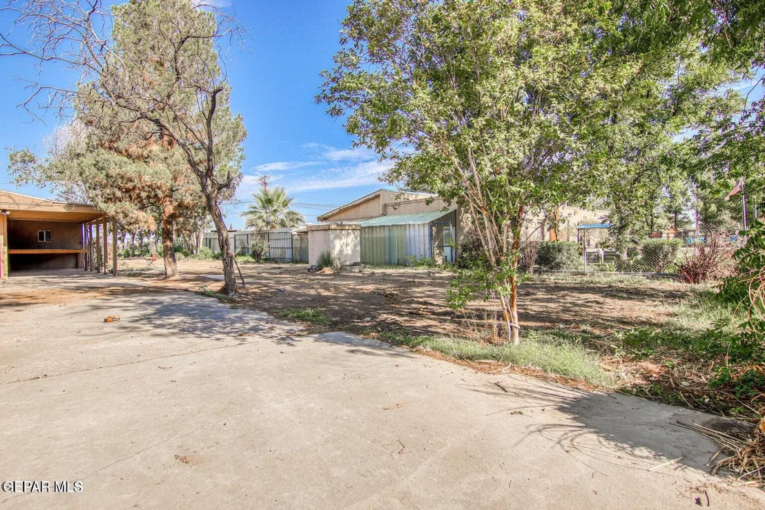 Photo of 915 Sparks Circle