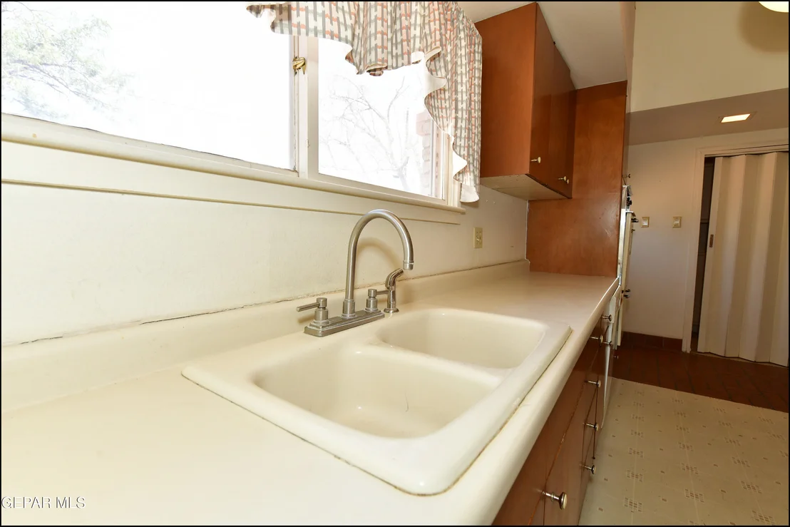 Photo of 9525 DESERT RIDGE Drive